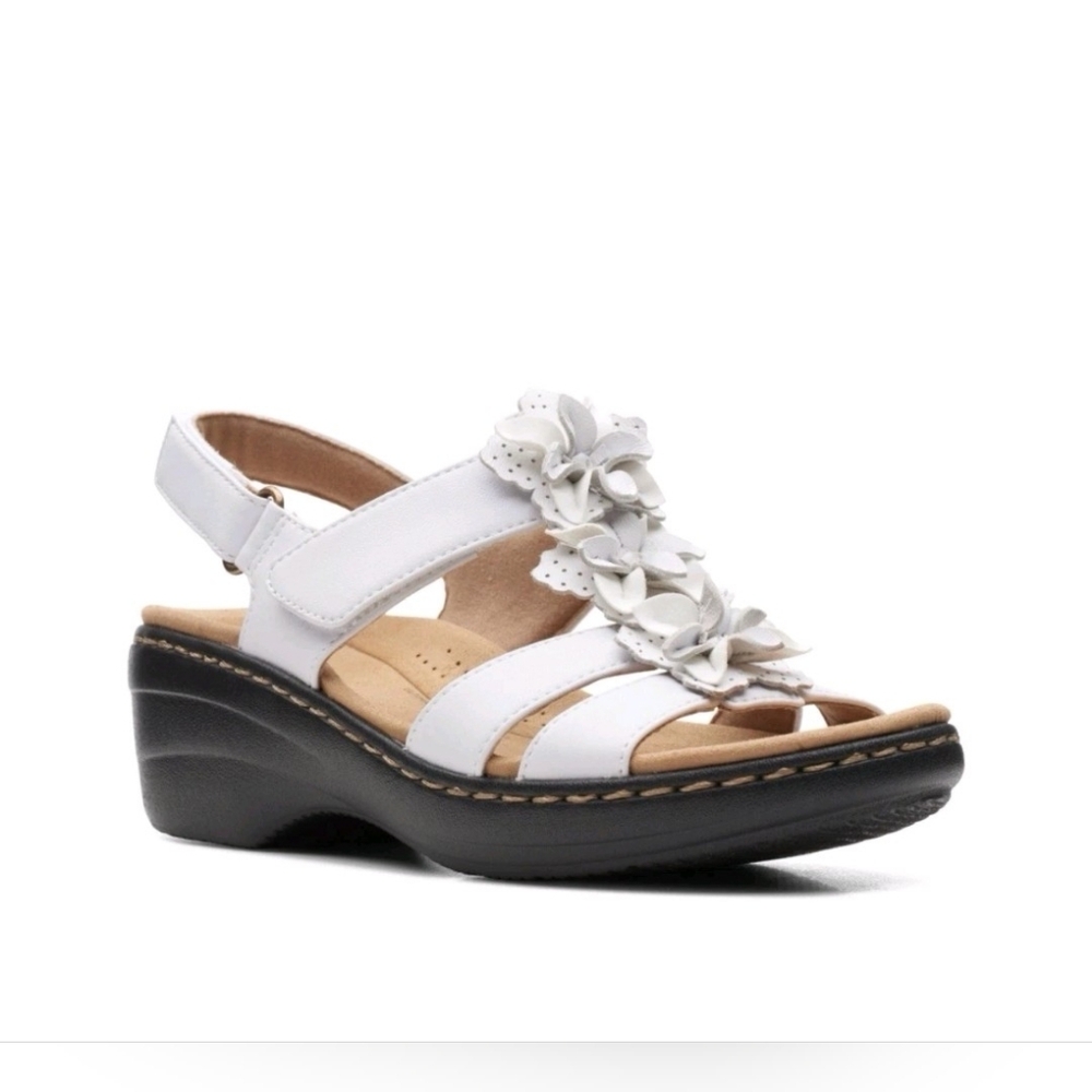 Clarks Women's White Sandals with Floral Detail Size 9.5 Wide NIB